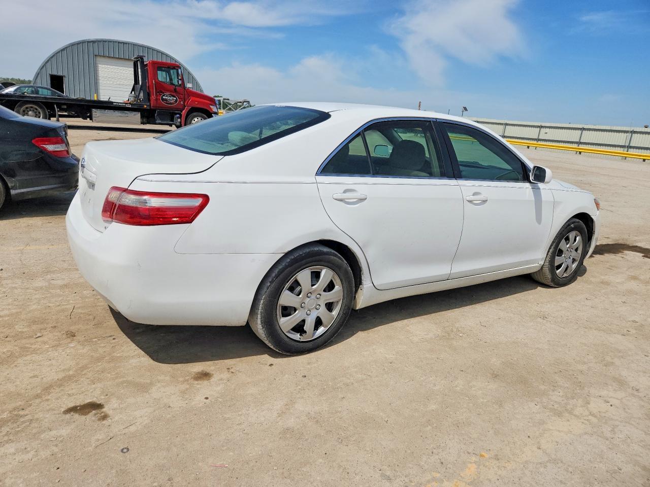 2009 Toyota Camry Le - Фото 3
