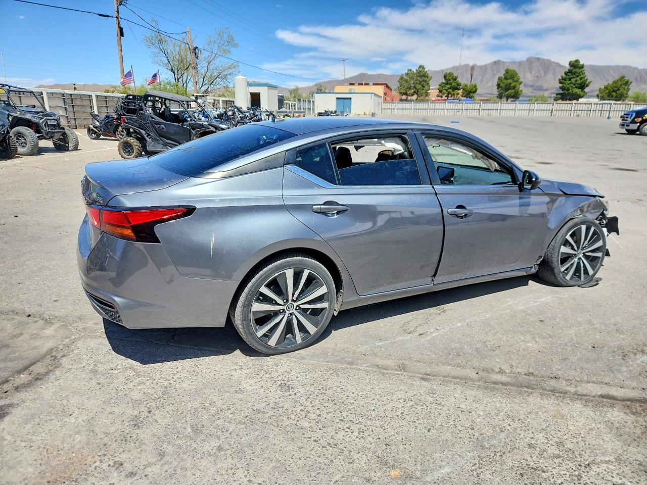 2019 Nissan Altima Sr - Фото 3