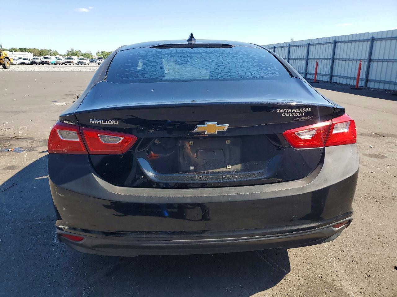 2018 Chevrolet Malibu Ls - Image 6