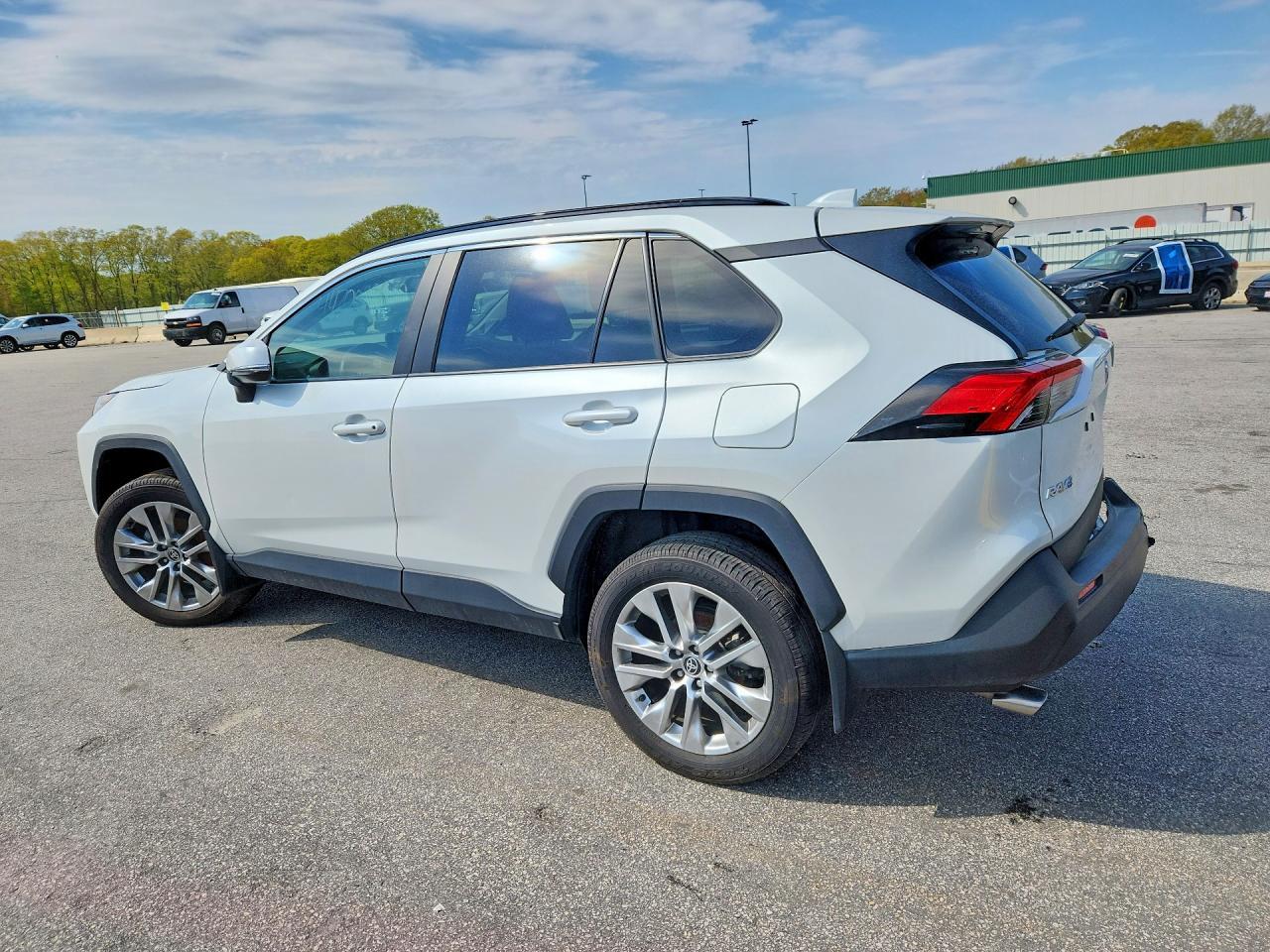 2024 Toyota Rav4 Xle Premium - Фото 2