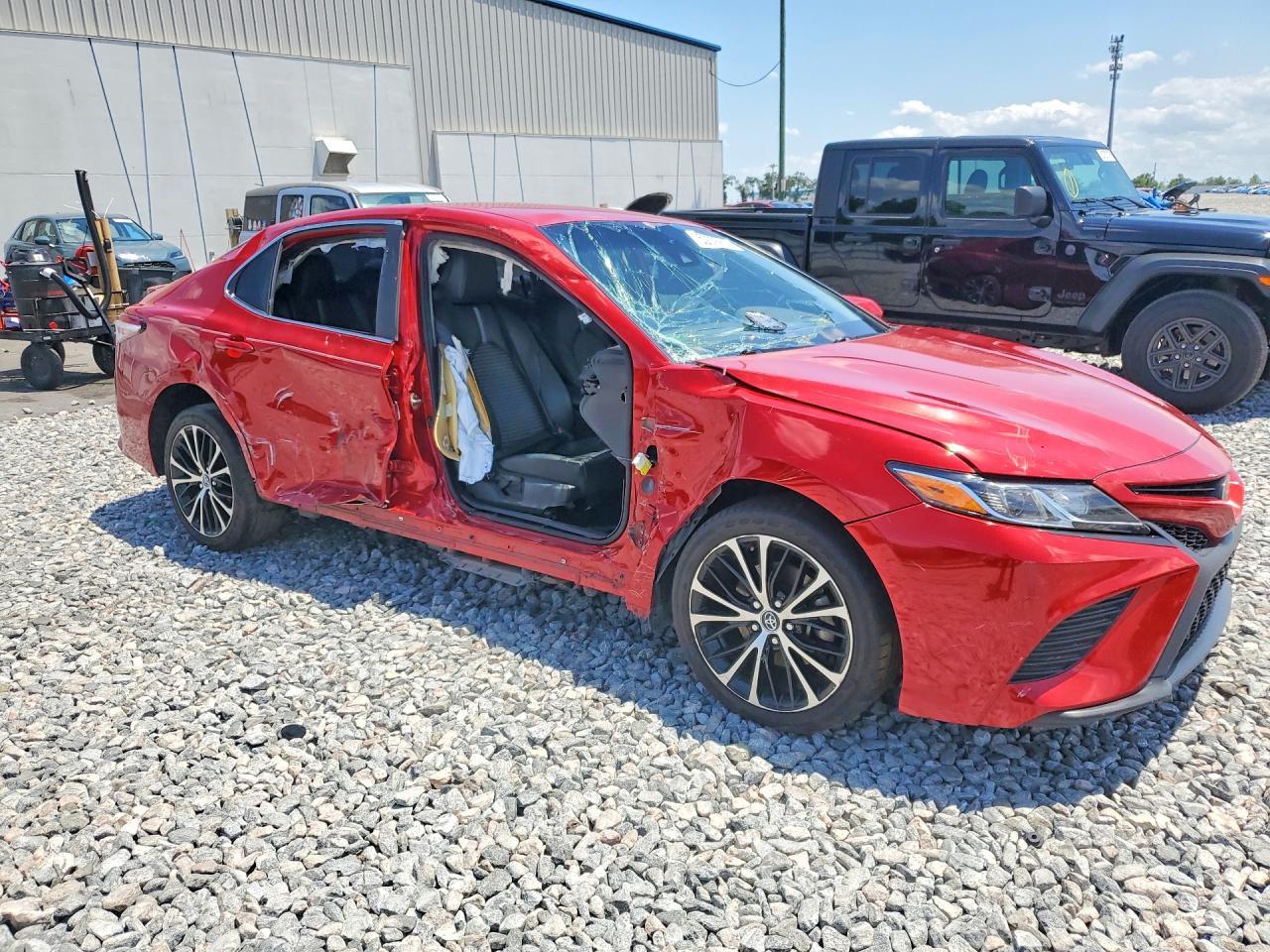 2020 Toyota Camry - Фото 4