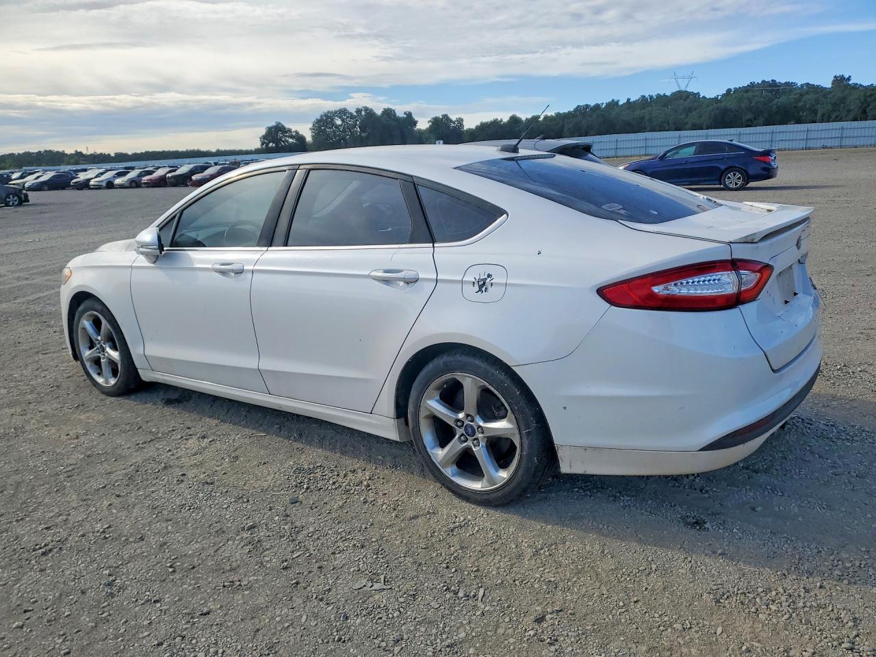 2014 Ford Fusion Se - Фото 2