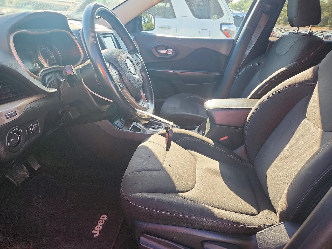 2015 Jeep Cherokee Latitude - Фото 7