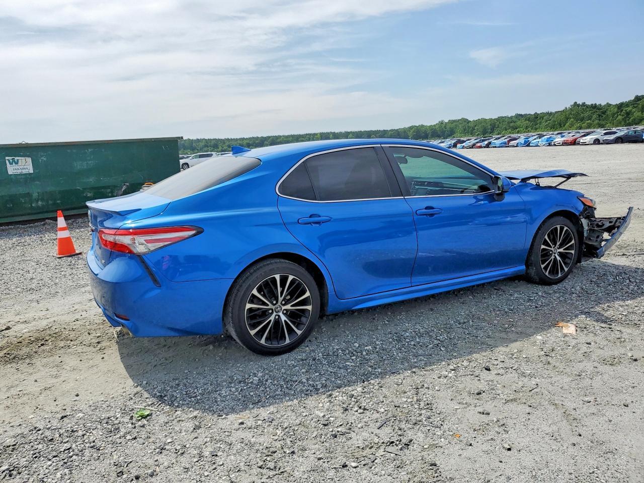 2019 Toyota Camry Se - Фото 3