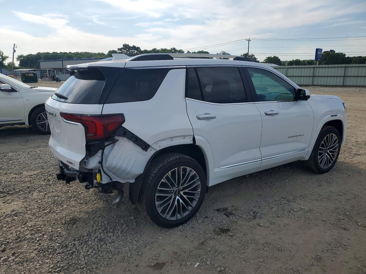 2026 GMC Terrain Denali - Фото 3
