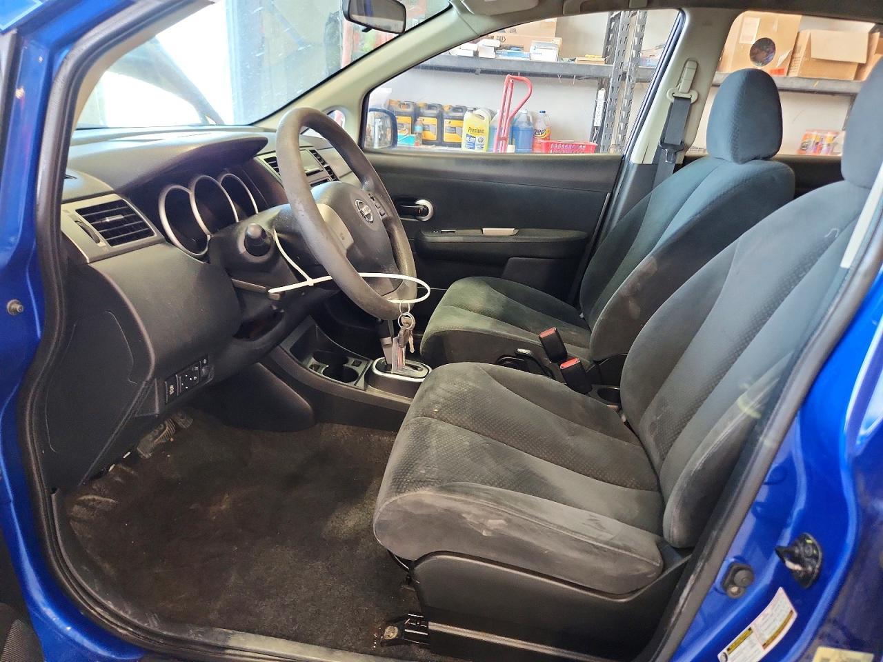 2012 Nissan Versa 1.8 S - Image 7