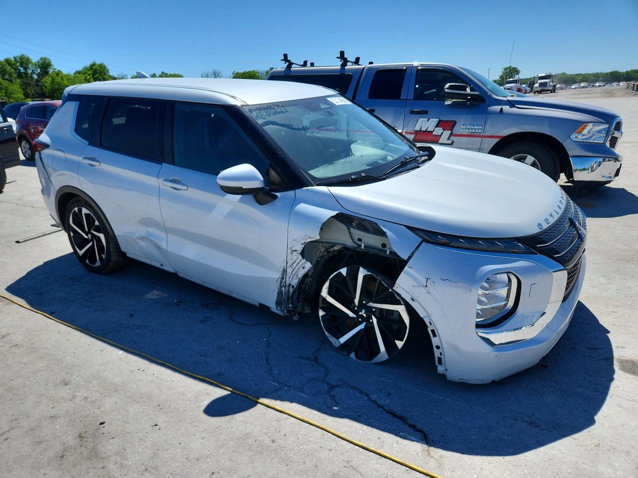 2022 Mitsubishi Outlander Es - Image 4