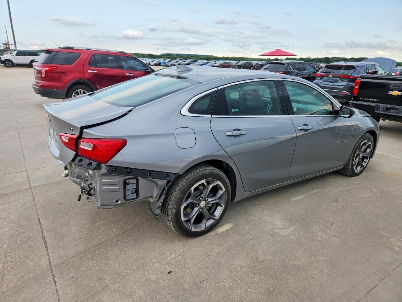 2024 Chevrolet Malibu Lt - Image 3
