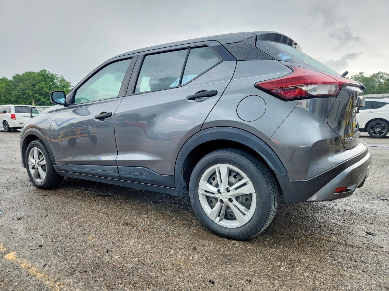 2021 Nissan Kicks S - Image 2