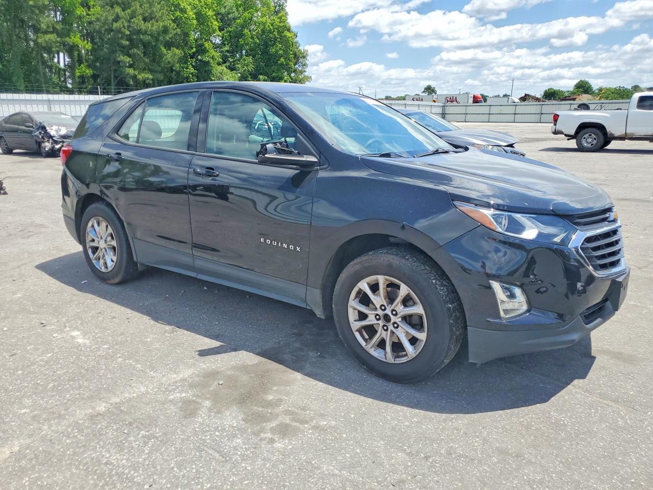 2019 Chevrolet Equinox Ls - Фото 4