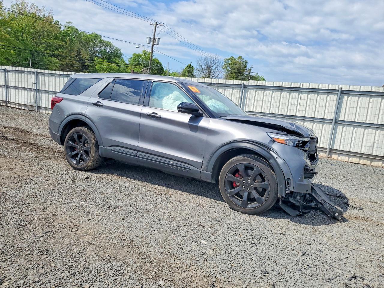 2022 Ford Explorer St - Фото 4