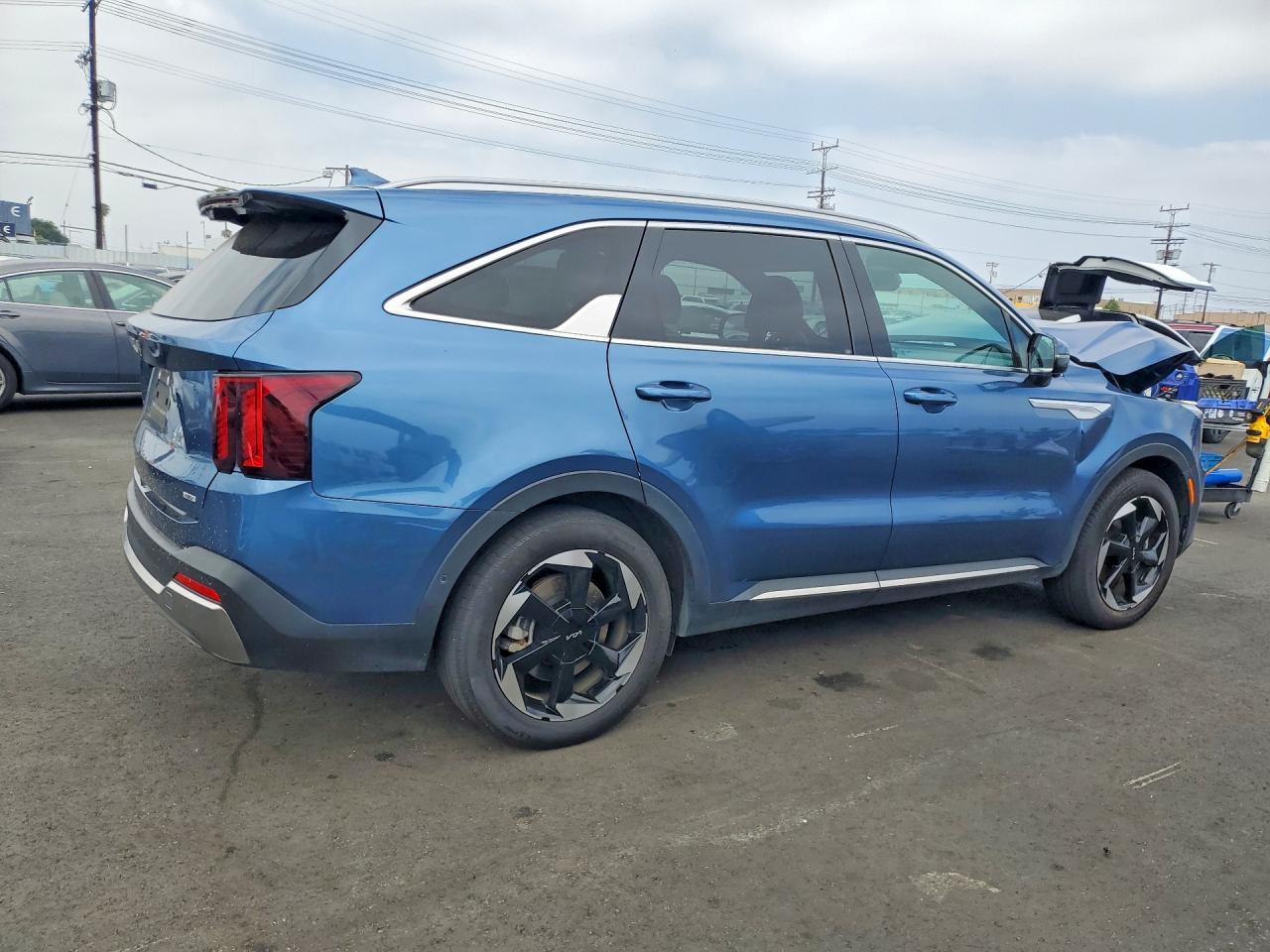 2025 Kia Sorento Sxp - Image 3