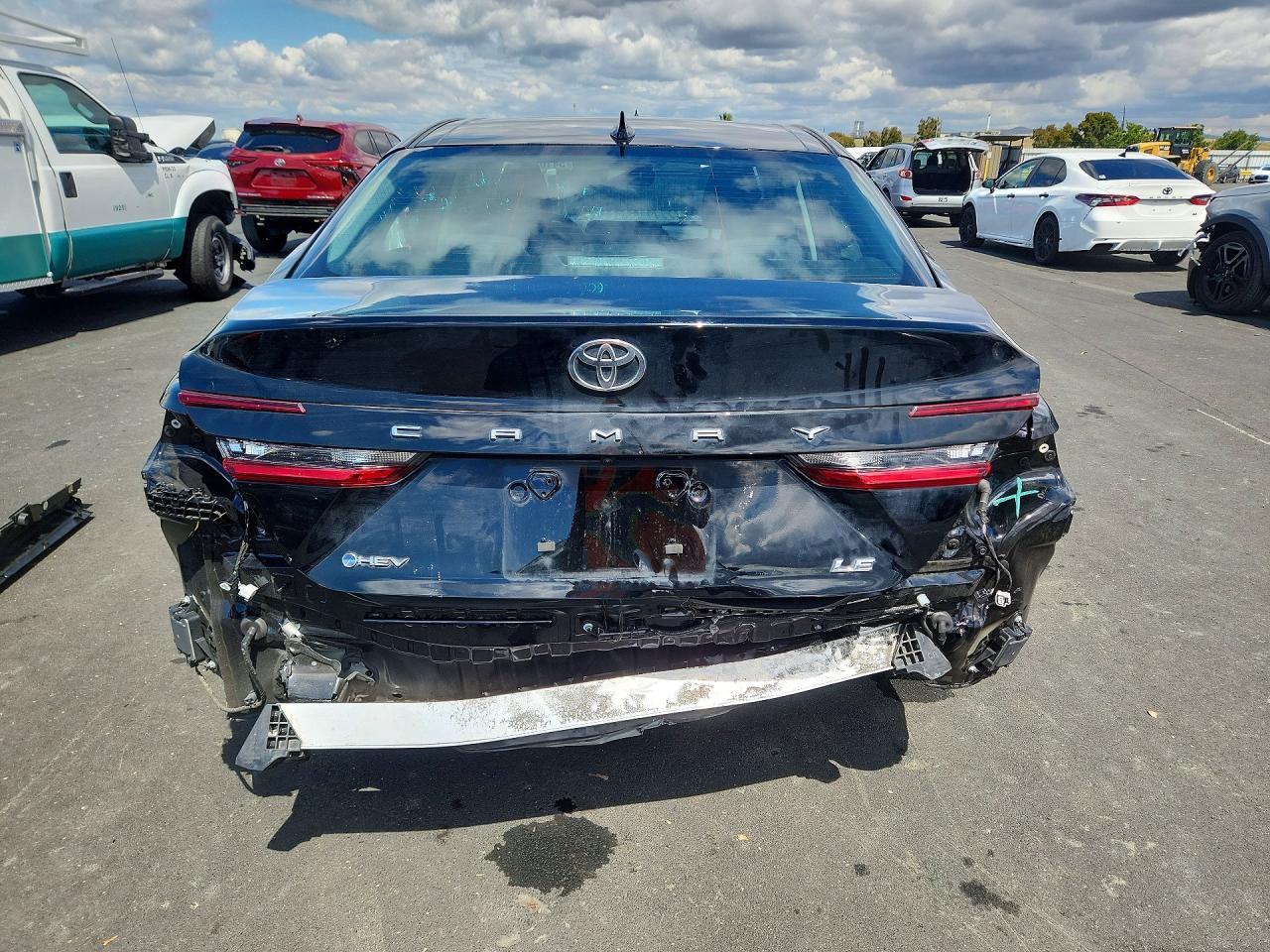 2025 Toyota Camry Le - Фото 6