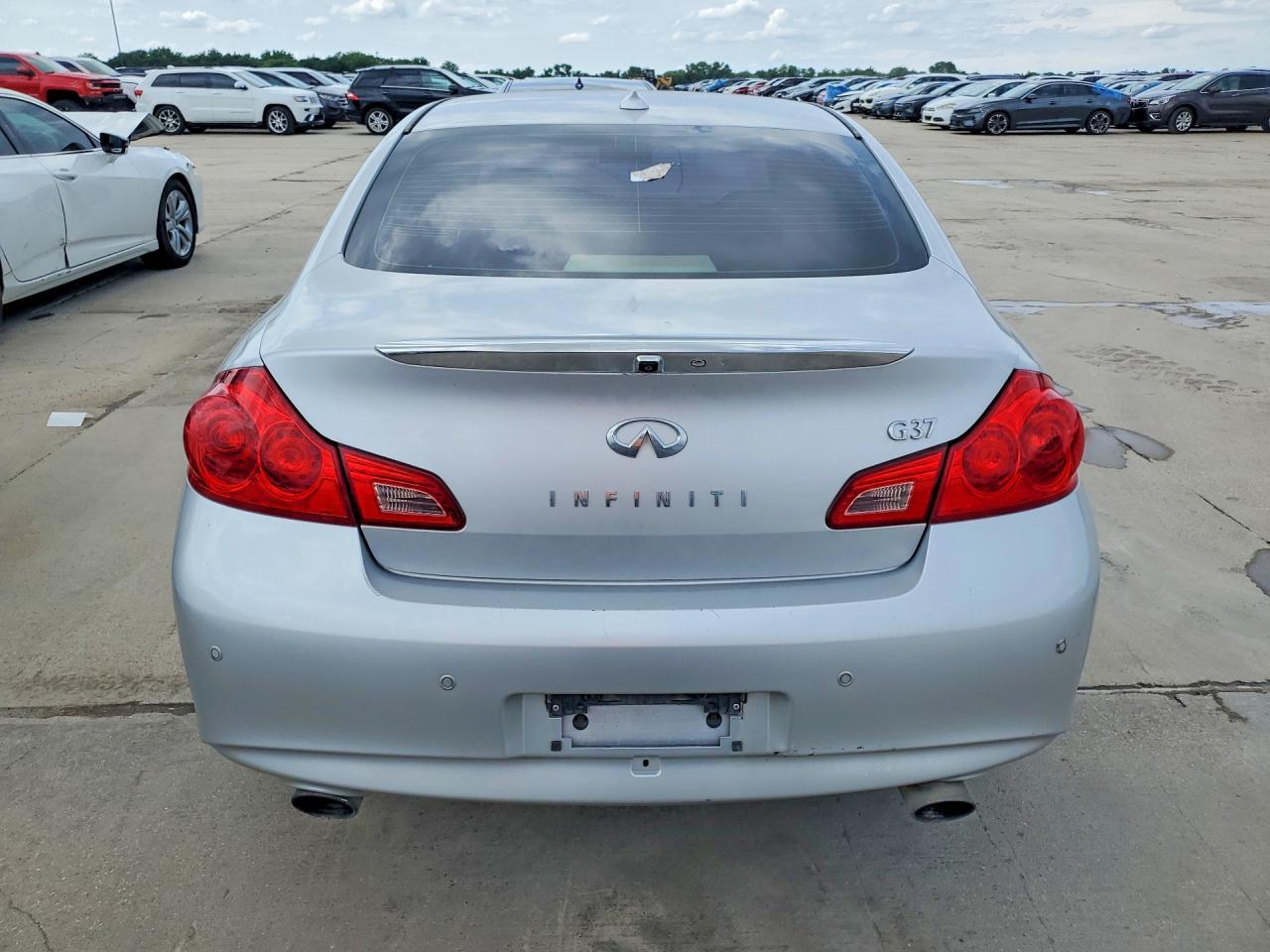 2011 Infiniti G37 Base - Image 6