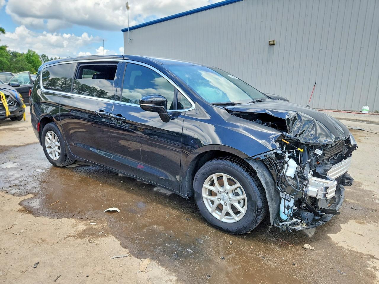 2025 Chrysler Voyager Lx - Фото 4