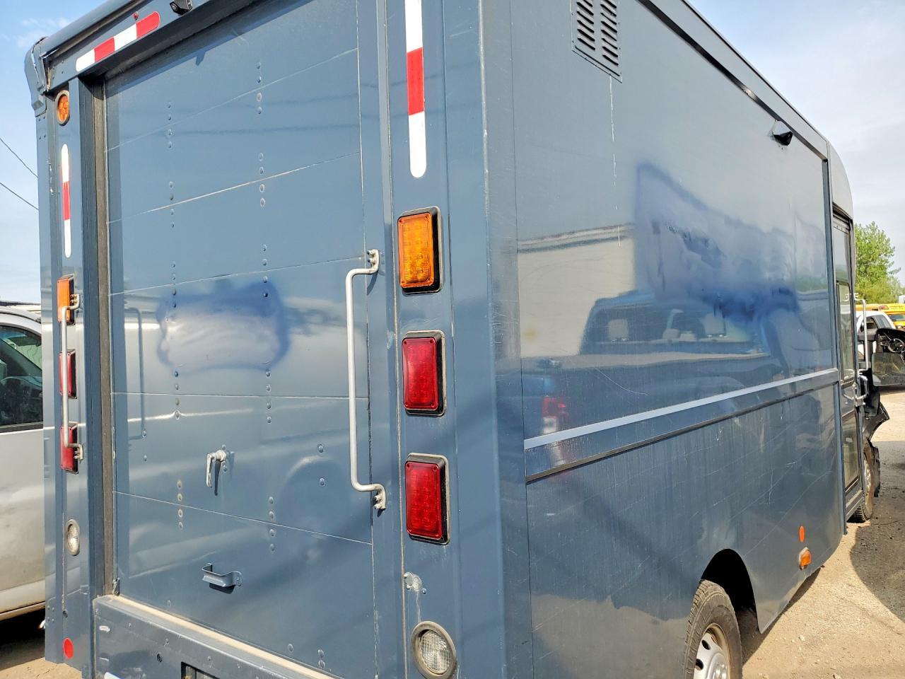 2022 Ram Promaster 3500 Delivery Truck - Фото 3