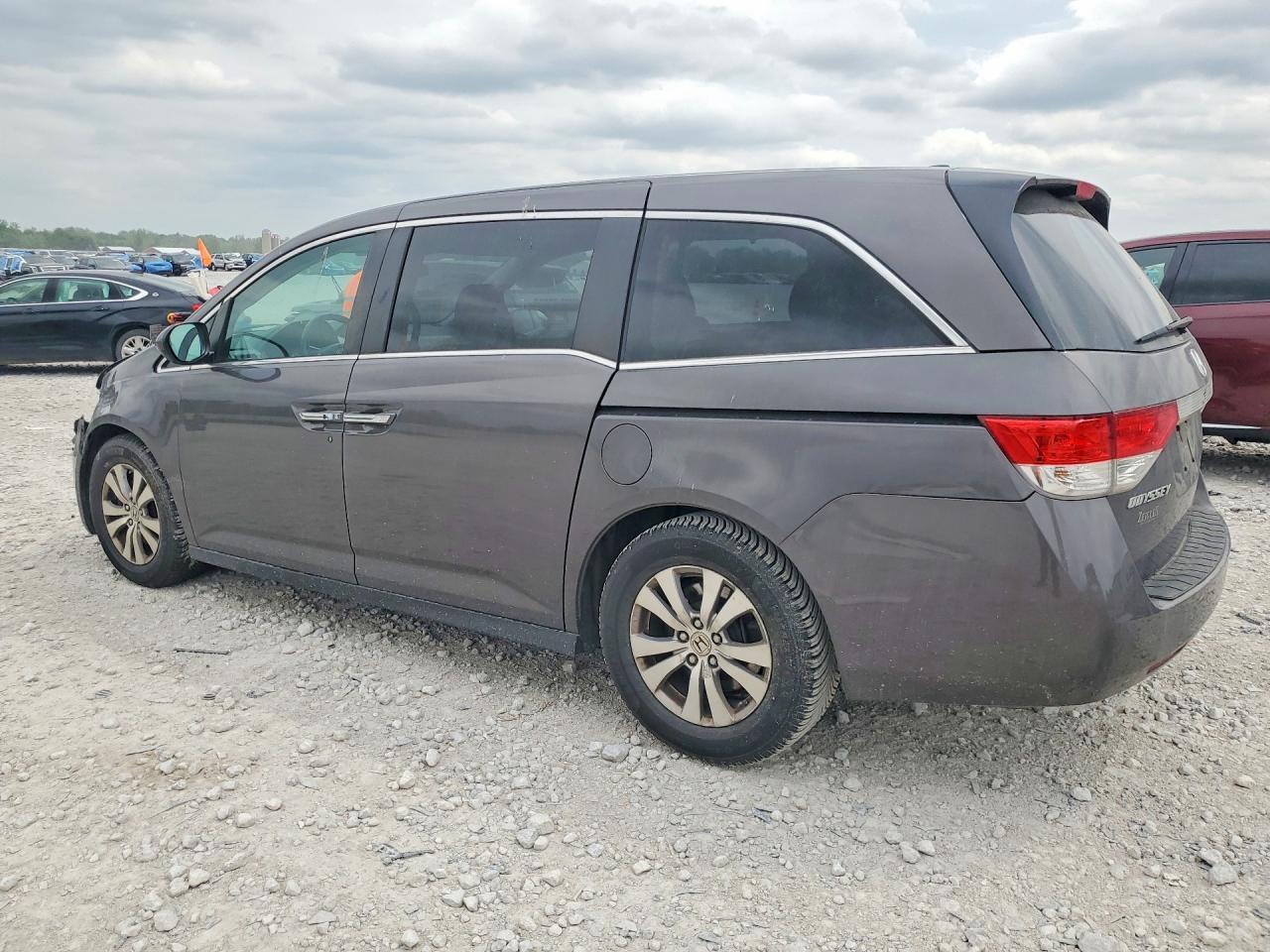 2016 Honda Odyssey Se - Фото 2