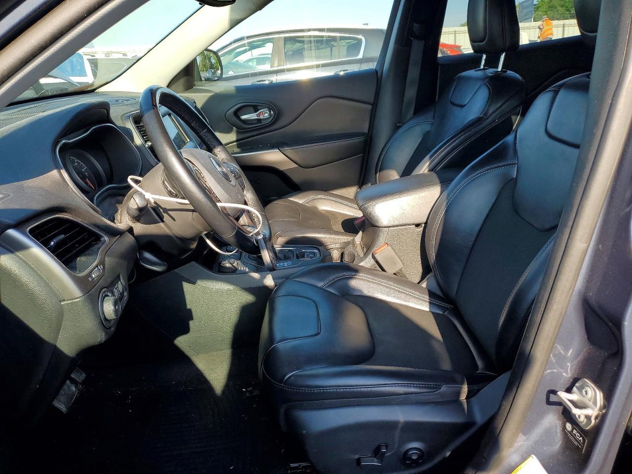 2021 Jeep Cherokee Latitude Plus - Фото 7