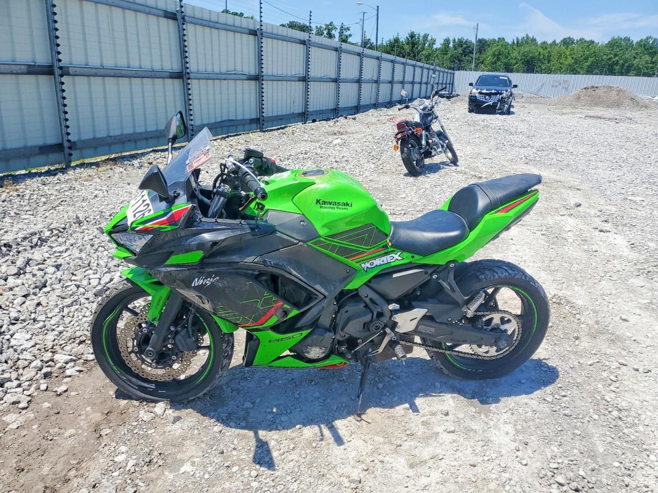 2024 Kawasaki Ex650 P - Image 3
