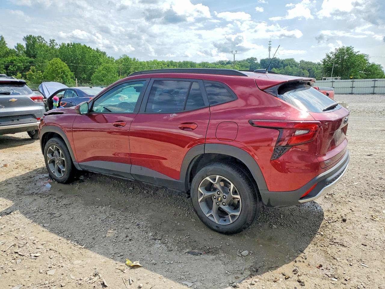 2024 Chevrolet Trax 1Lt - Image 2