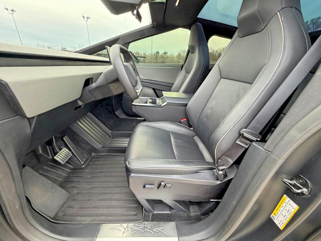 2024 Tesla Cybertruck - Image 7