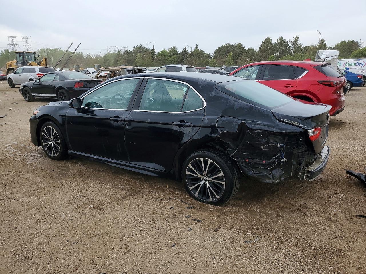 2018 Toyota Camry Se - Фото 2