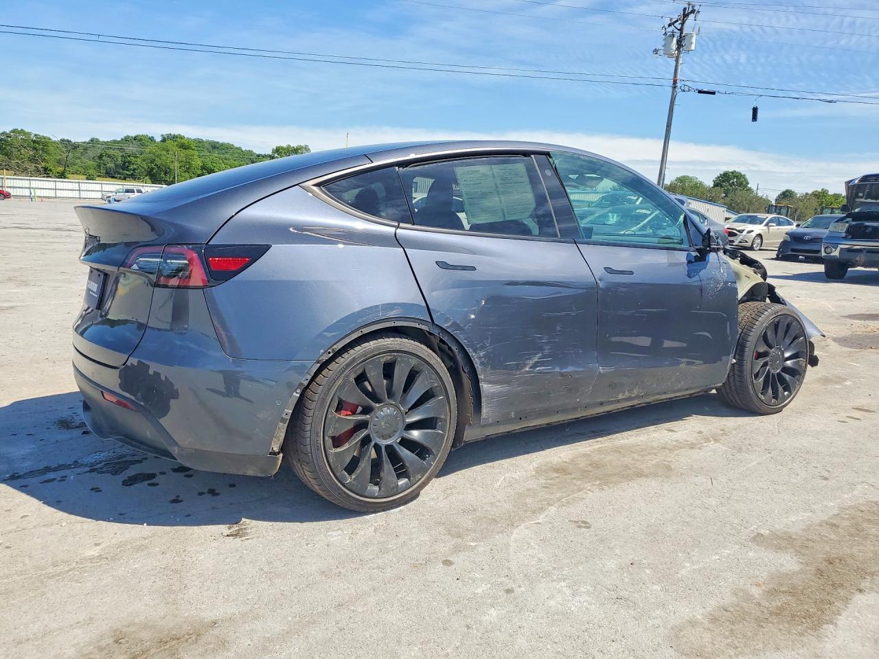 2022 Tesla Model Y - Фото 3