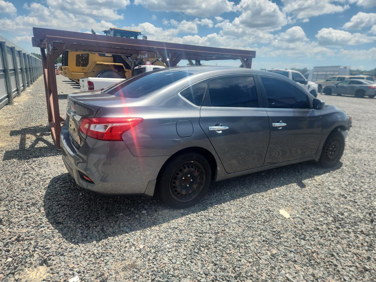 2017 Nissan Sentra S - Фото 3