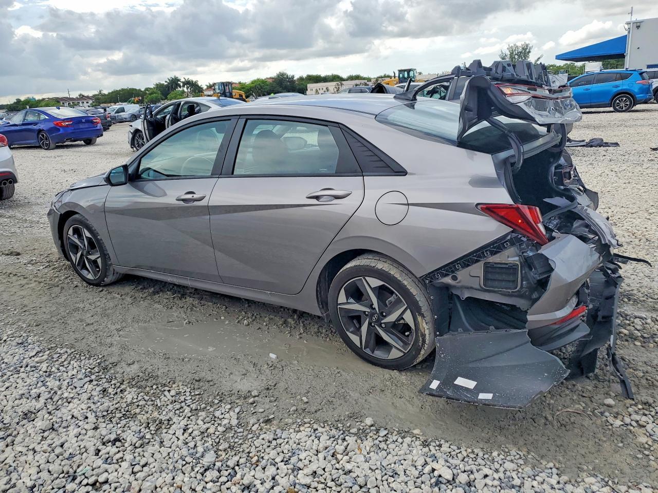 2023 Hyundai Elantra Sel - Фото 2