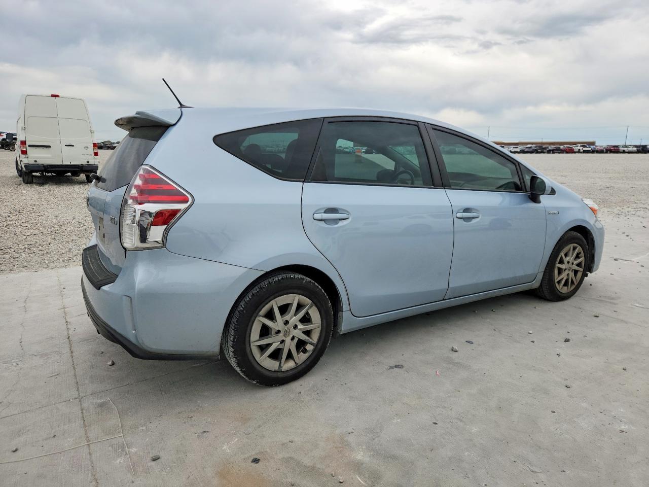 2016 Toyota Prius V Four - Image 3