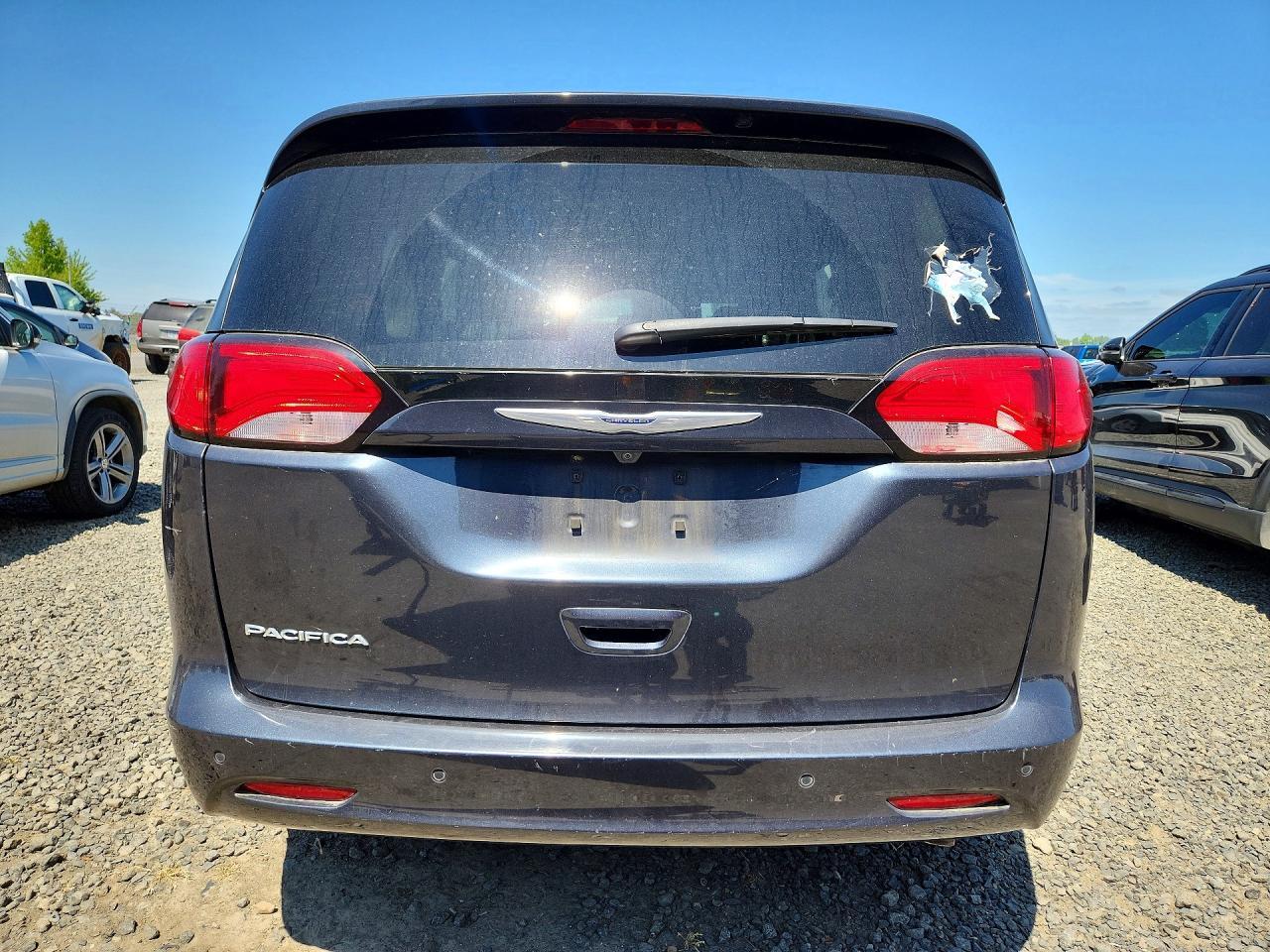 2019 Chrysler Pacifica L - Фото 6