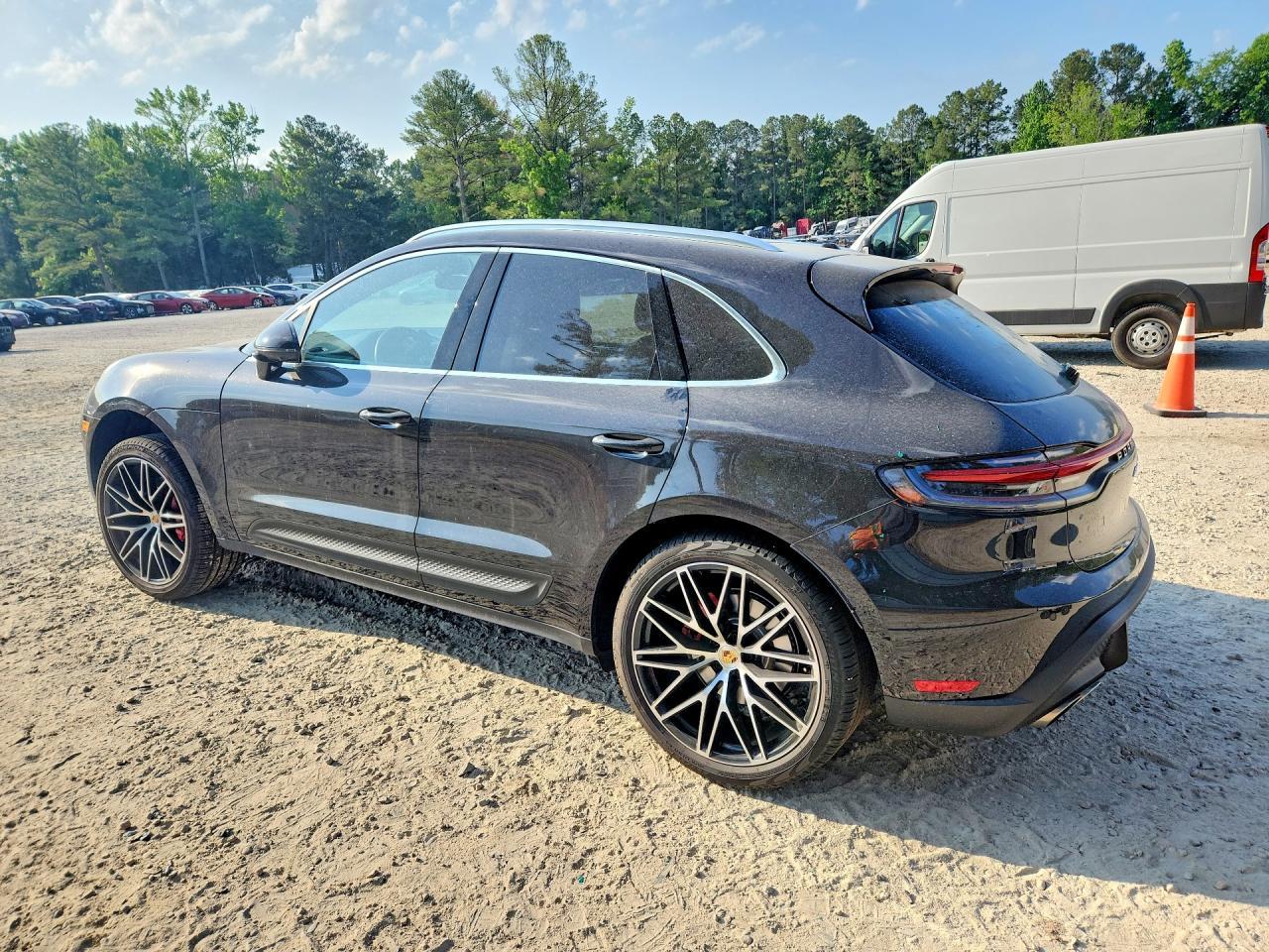 2025 Porsche Macan S - Фото 2