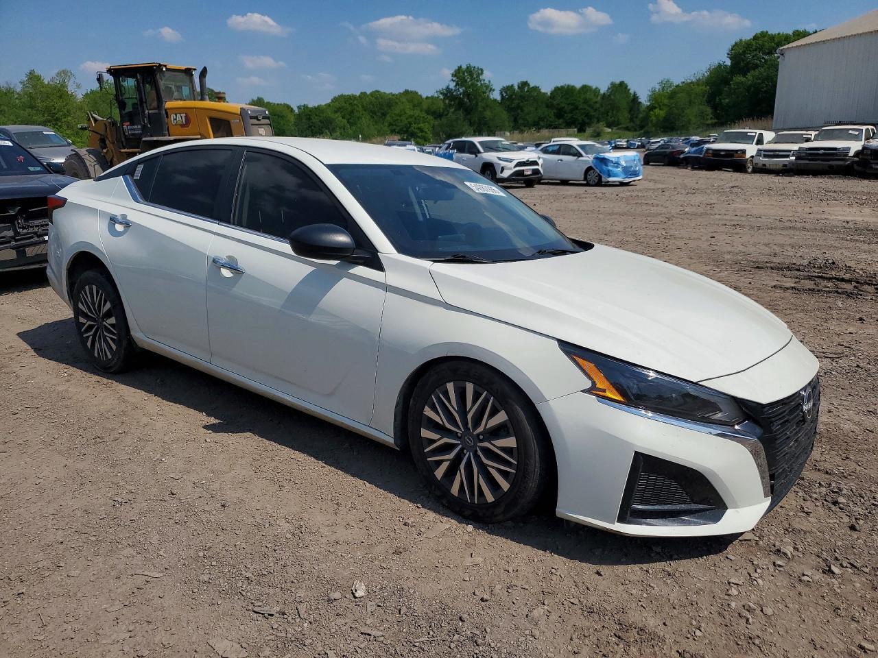 2025 Nissan Altima Sv - Image 4