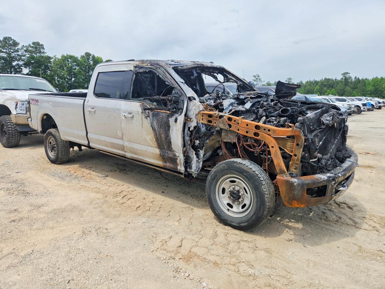 2017 Ford F350 Super Duty - Image 4
