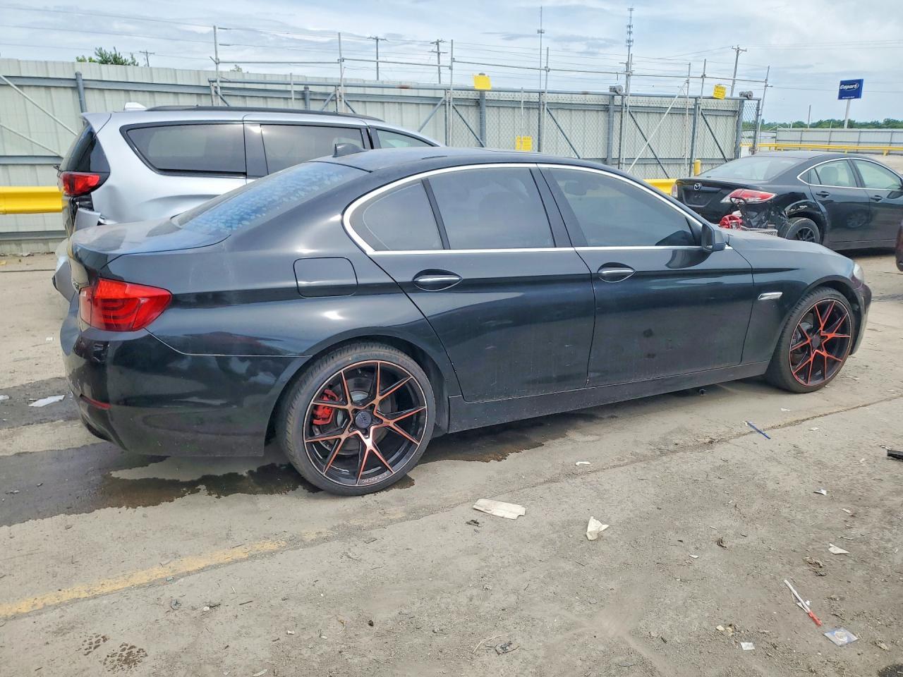 2011 BMW 528 I - Фото 3