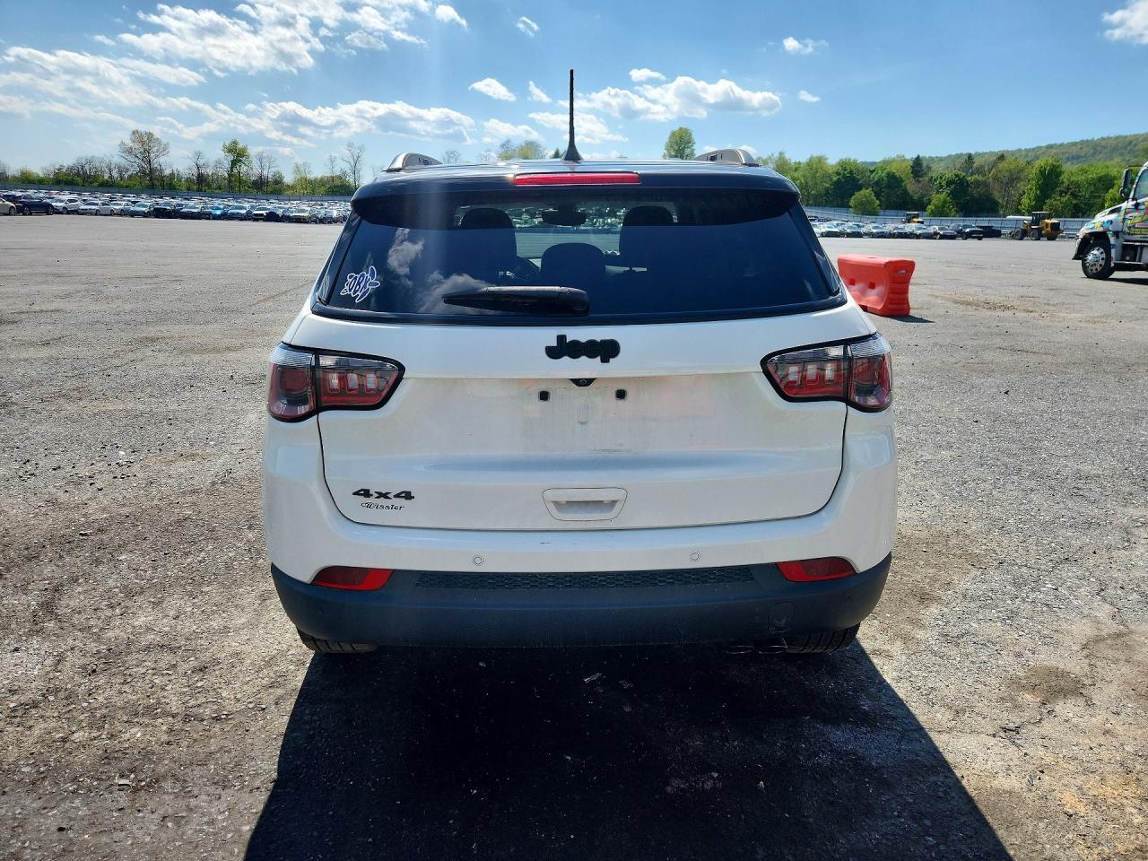 2018 Jeep Compass Latitude - Image 6