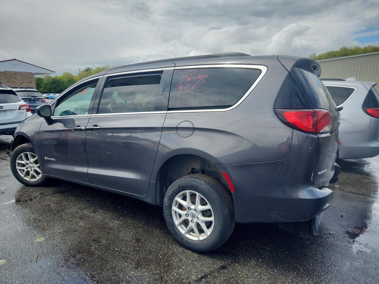 2021 Chrysler Voyager Lxi - Фото 2
