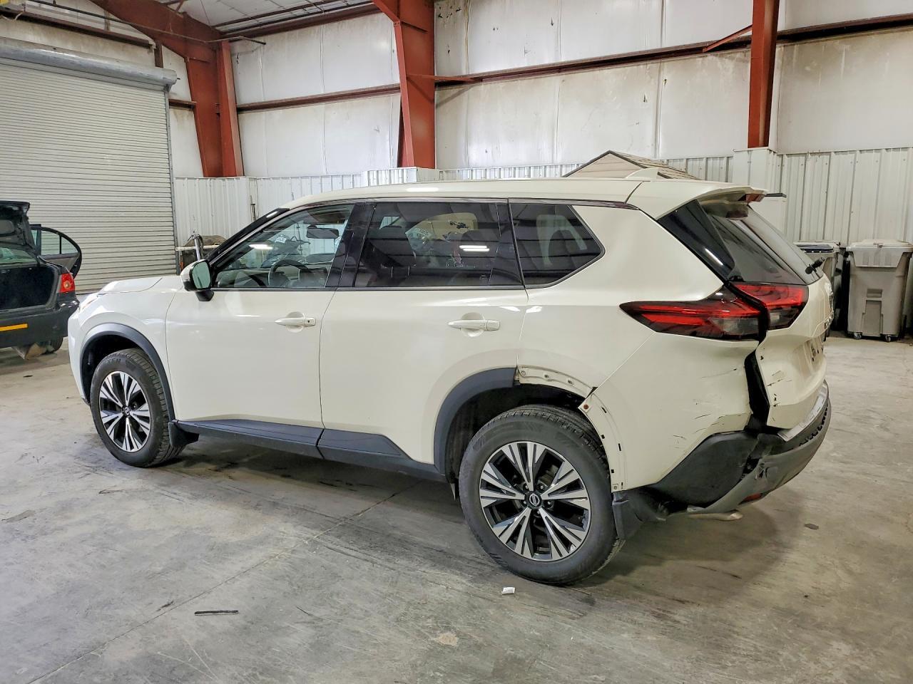 2021 Nissan Rogue Sv - Image 2