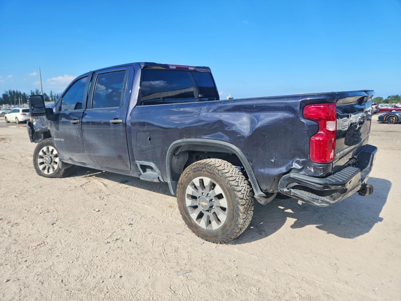 2024 Chevrolet Silverado K2500 Custom - Фото 2