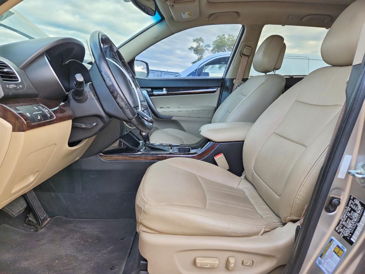 2014 Kia Sorento Ex - Image 7