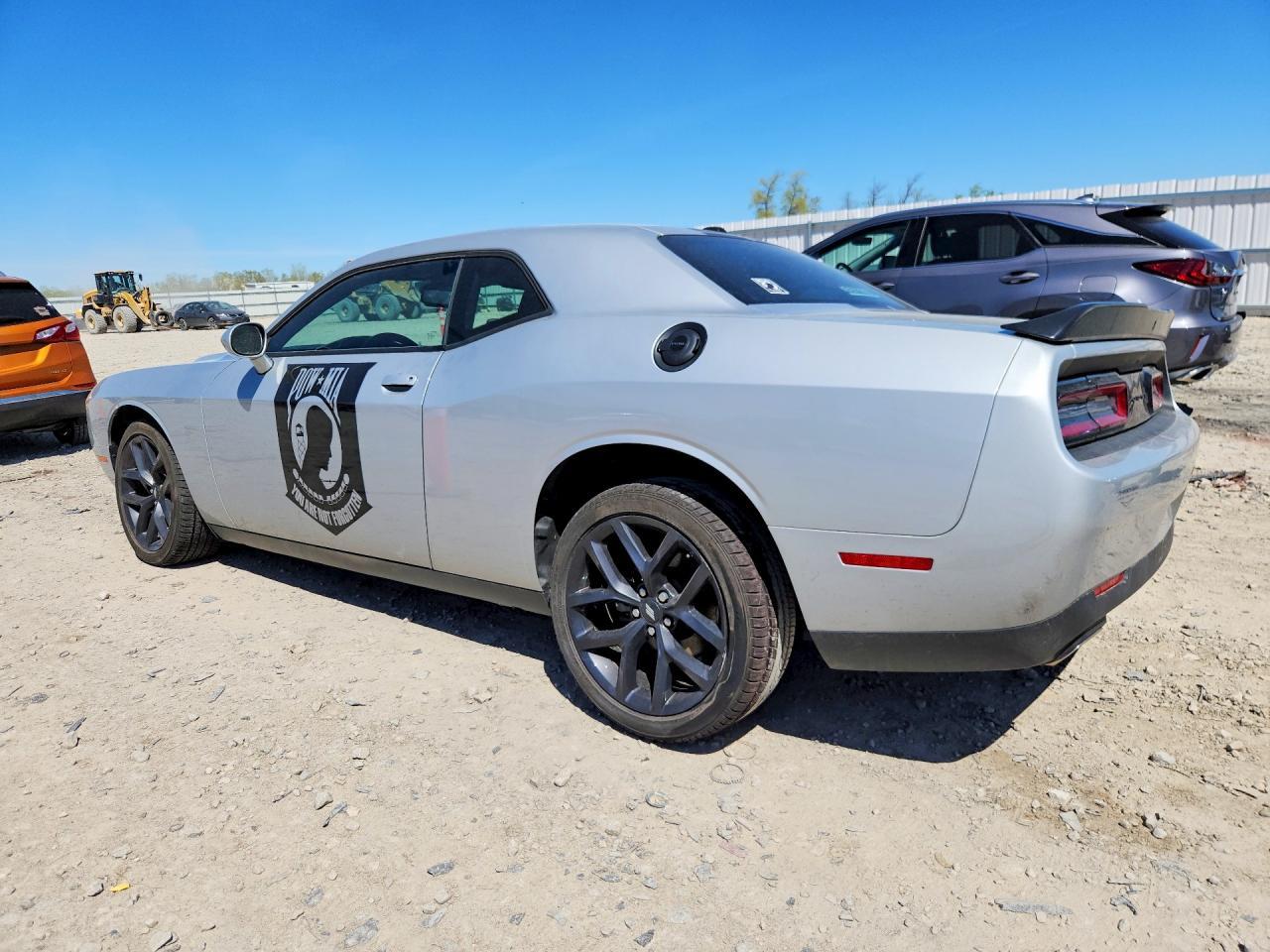 2022 Dodge Challenger Sxt - Image 2