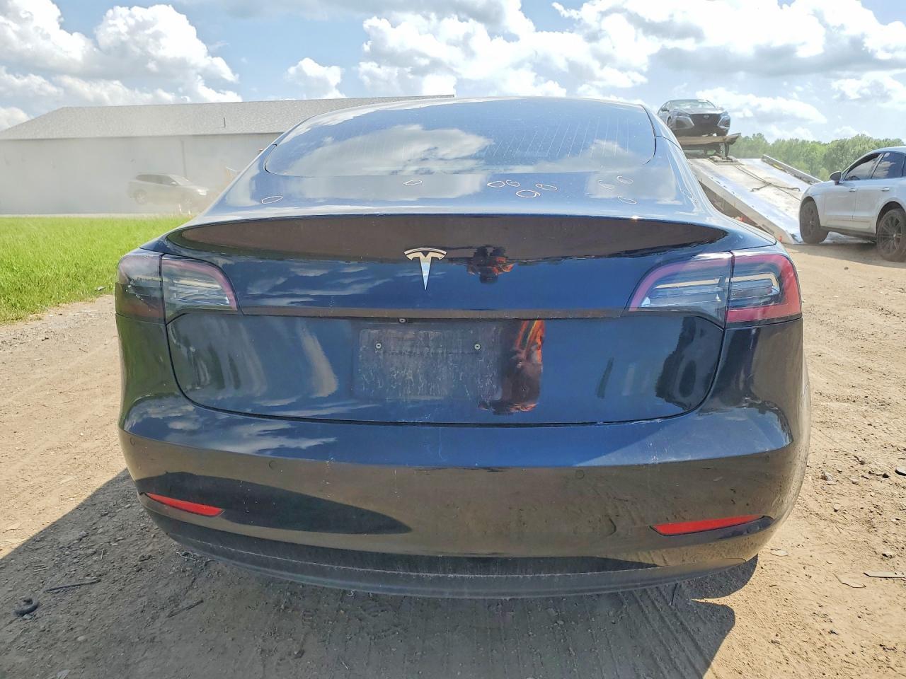 2020 Tesla Model 3 - Фото 6