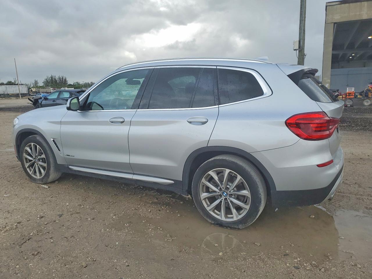 2018 BMW X3 xDrive30I - Фото 2