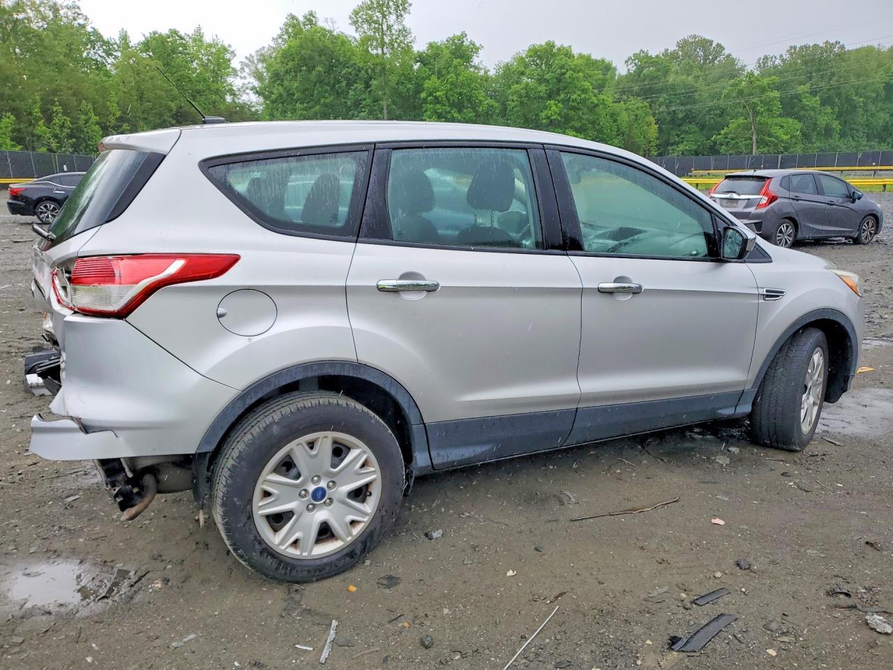 2015 Ford Escape S - Фото 3