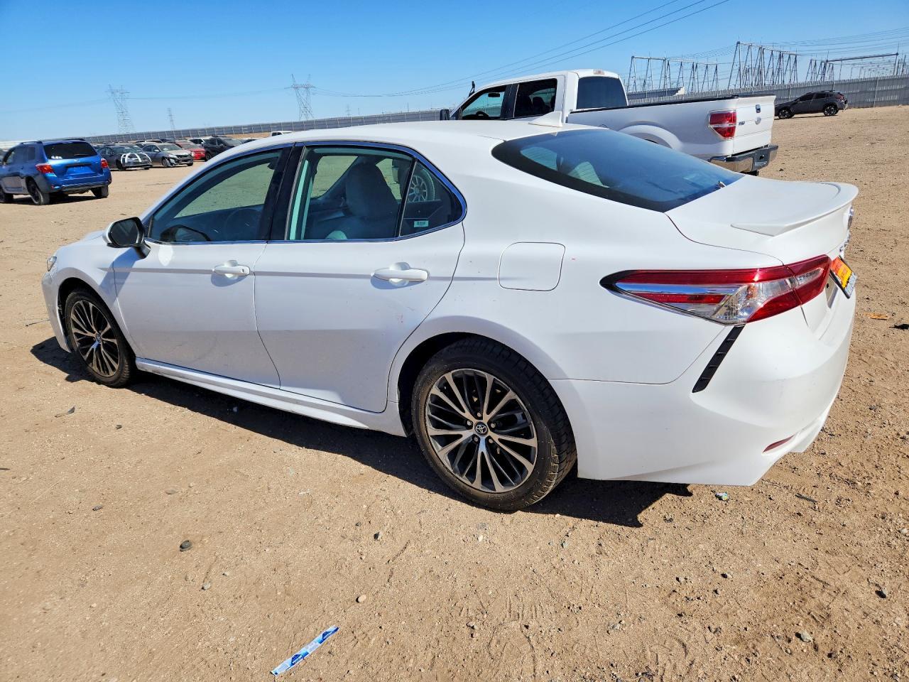 2020 Toyota Camry Se - Image 2