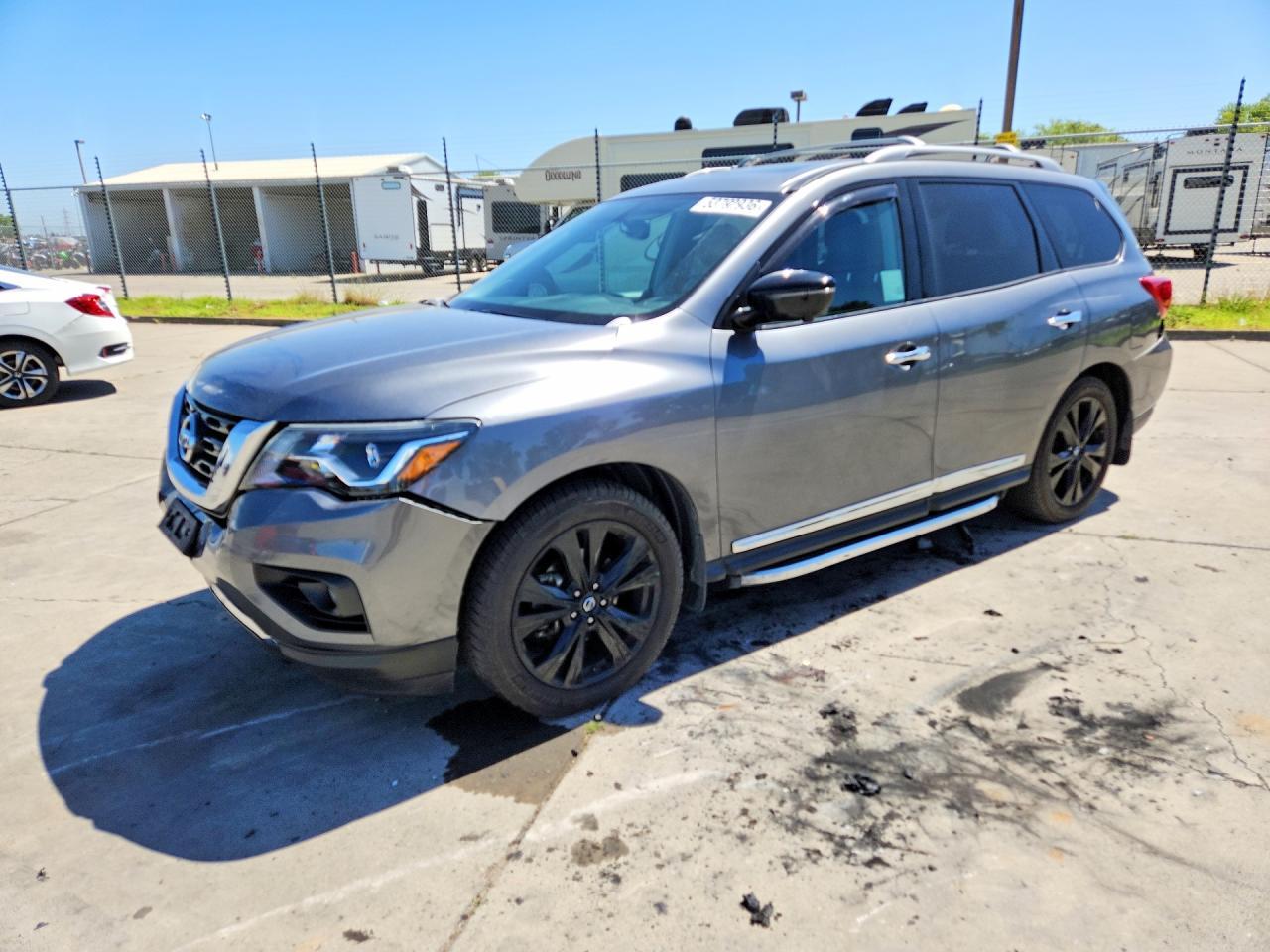 2017 Nissan Pathfinder Platinum