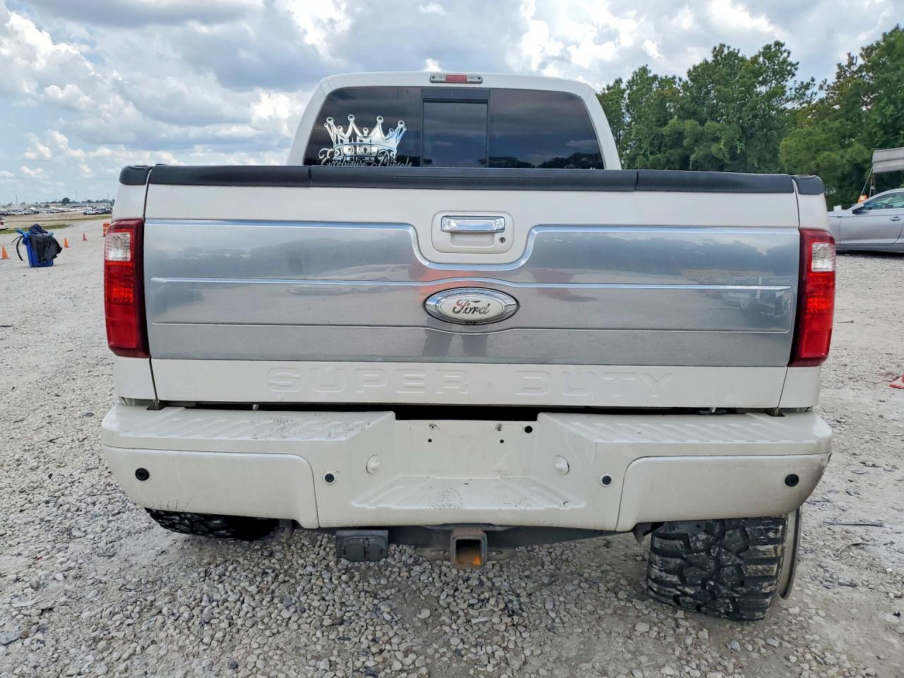 2015 Ford F250 Super Duty - Image 6