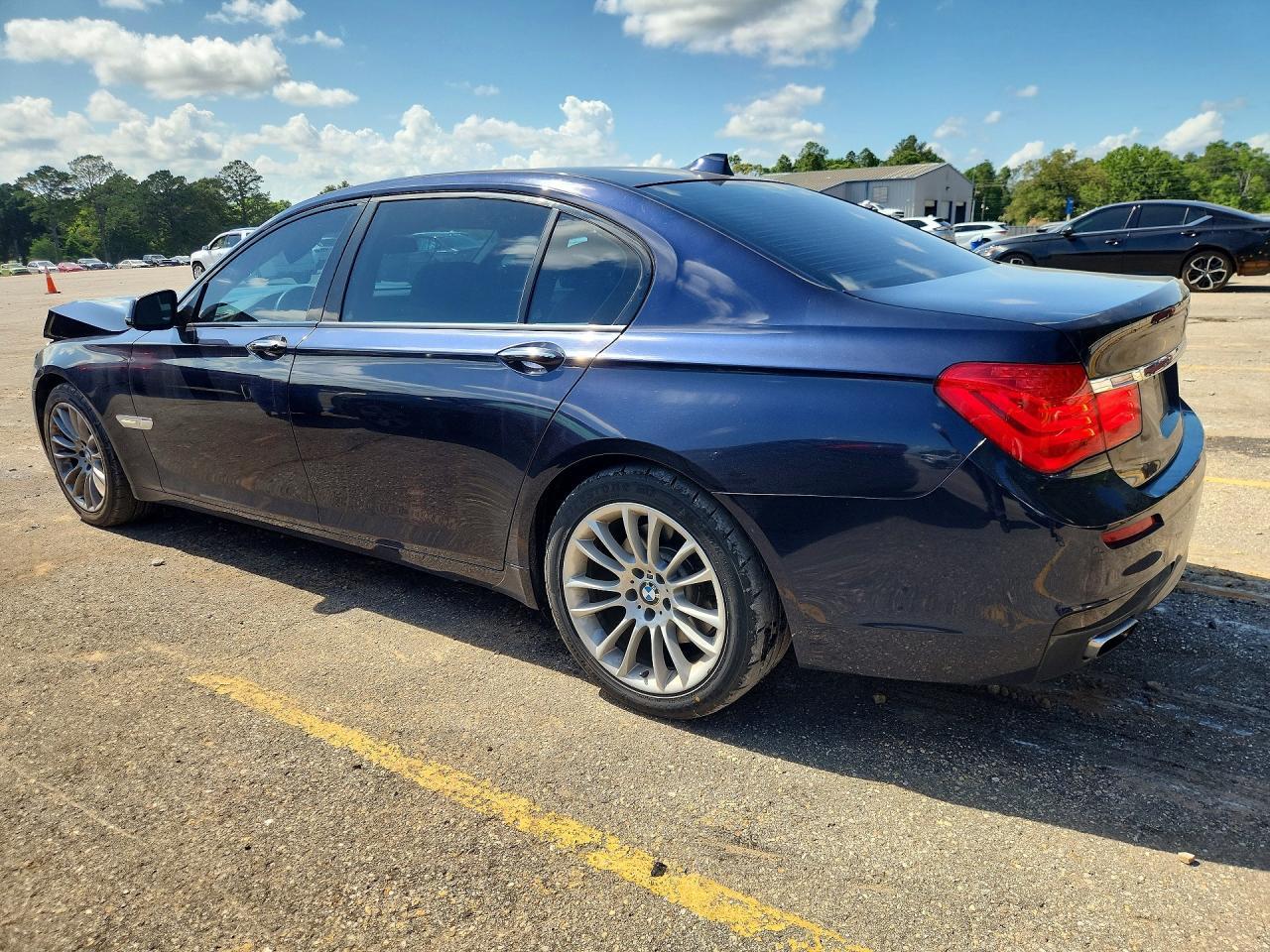 2011 BMW 740 Li - Фото 2