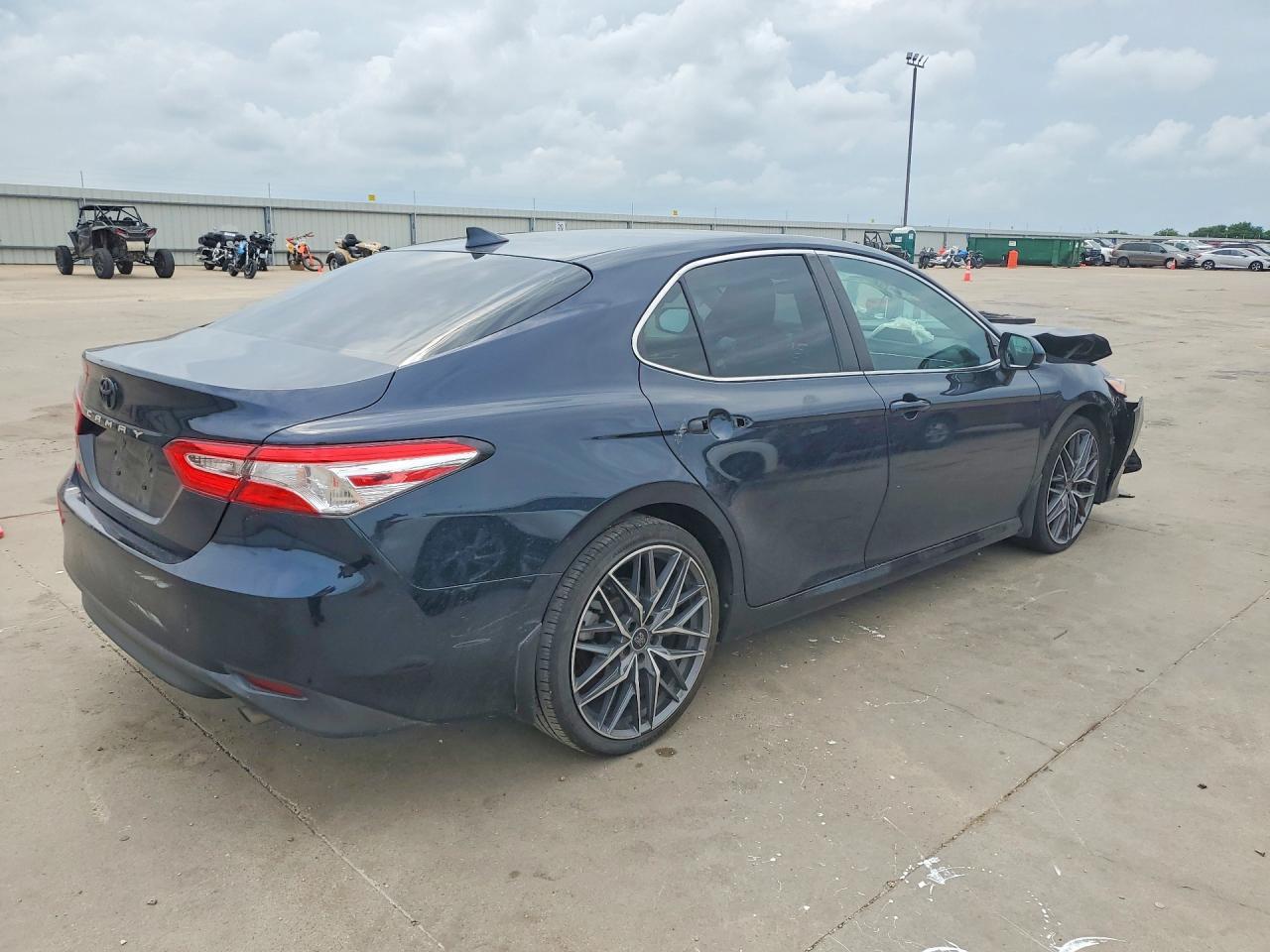 2020 Toyota Camry Le - Image 3