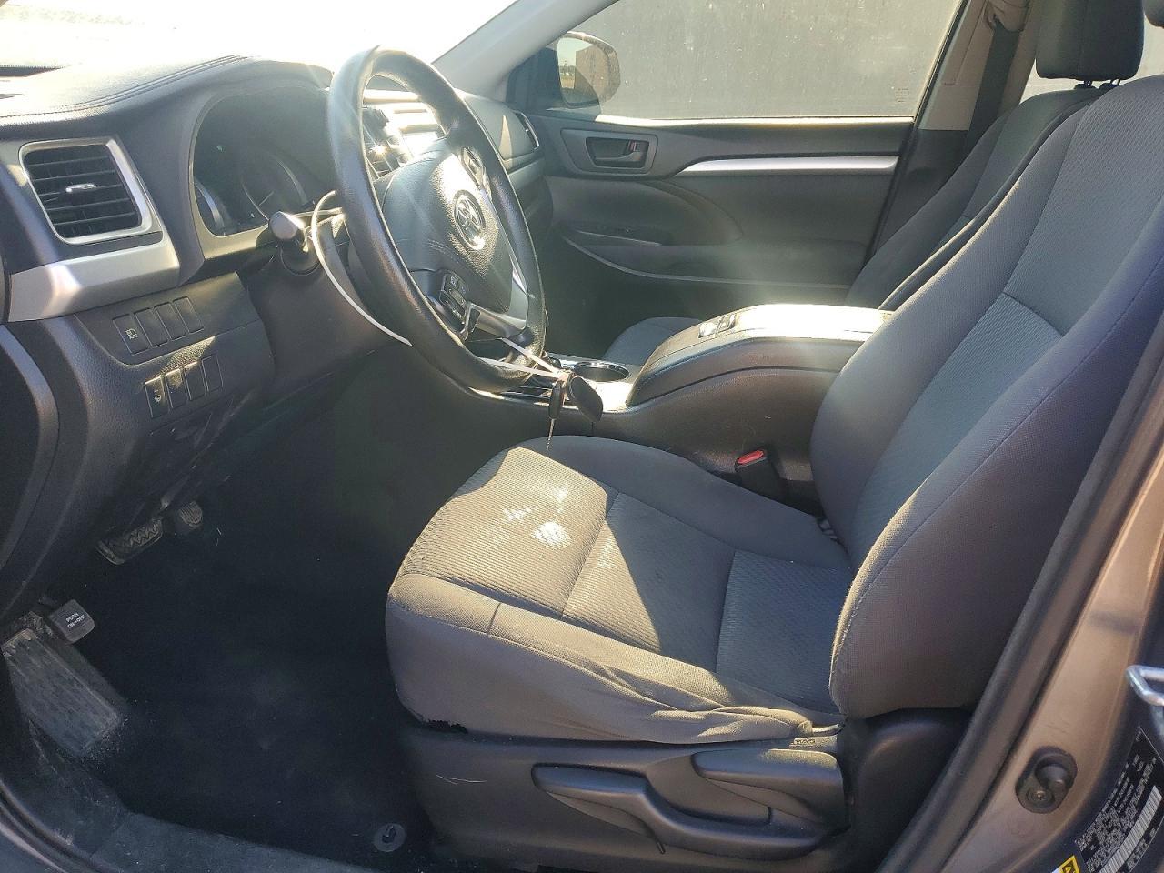2017 Toyota Highlander Le - Фото 7